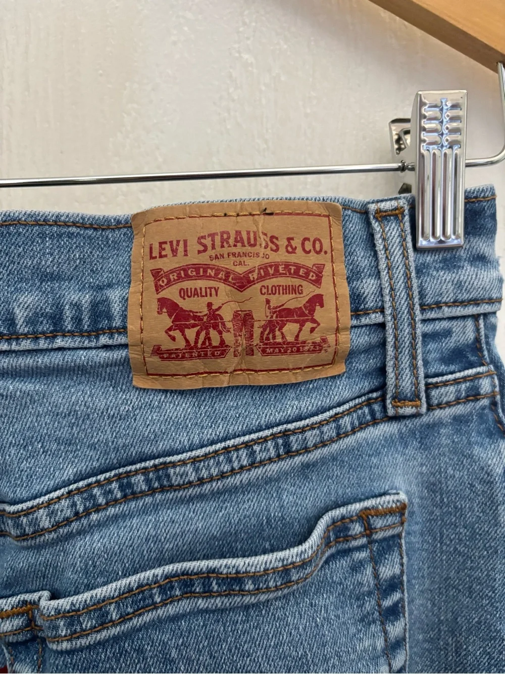 Levi’s Wedgie Straight 27 Women’s Jeans Light Blue - Picture 3 of 4